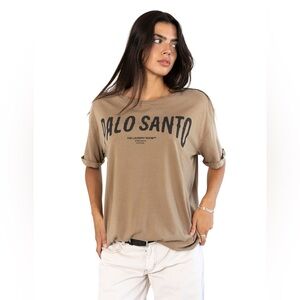 The Laundry Room medium oversized tshirt